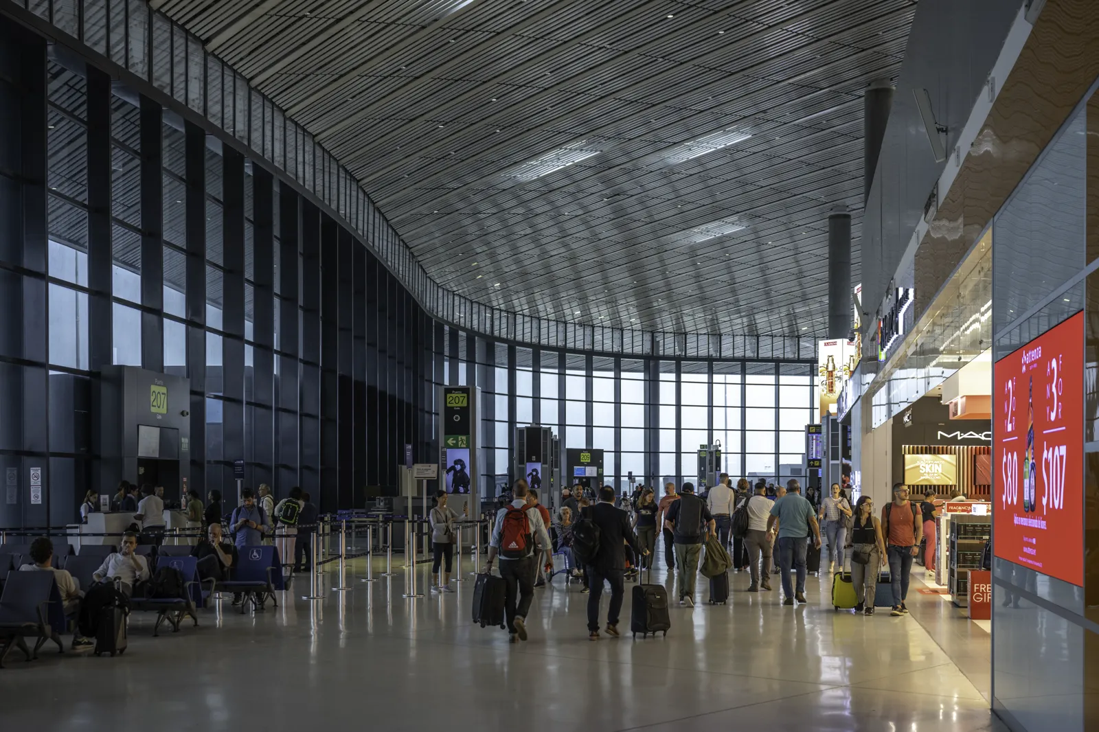 The bright hall of Tocumen’s Terminal 2 with passengers